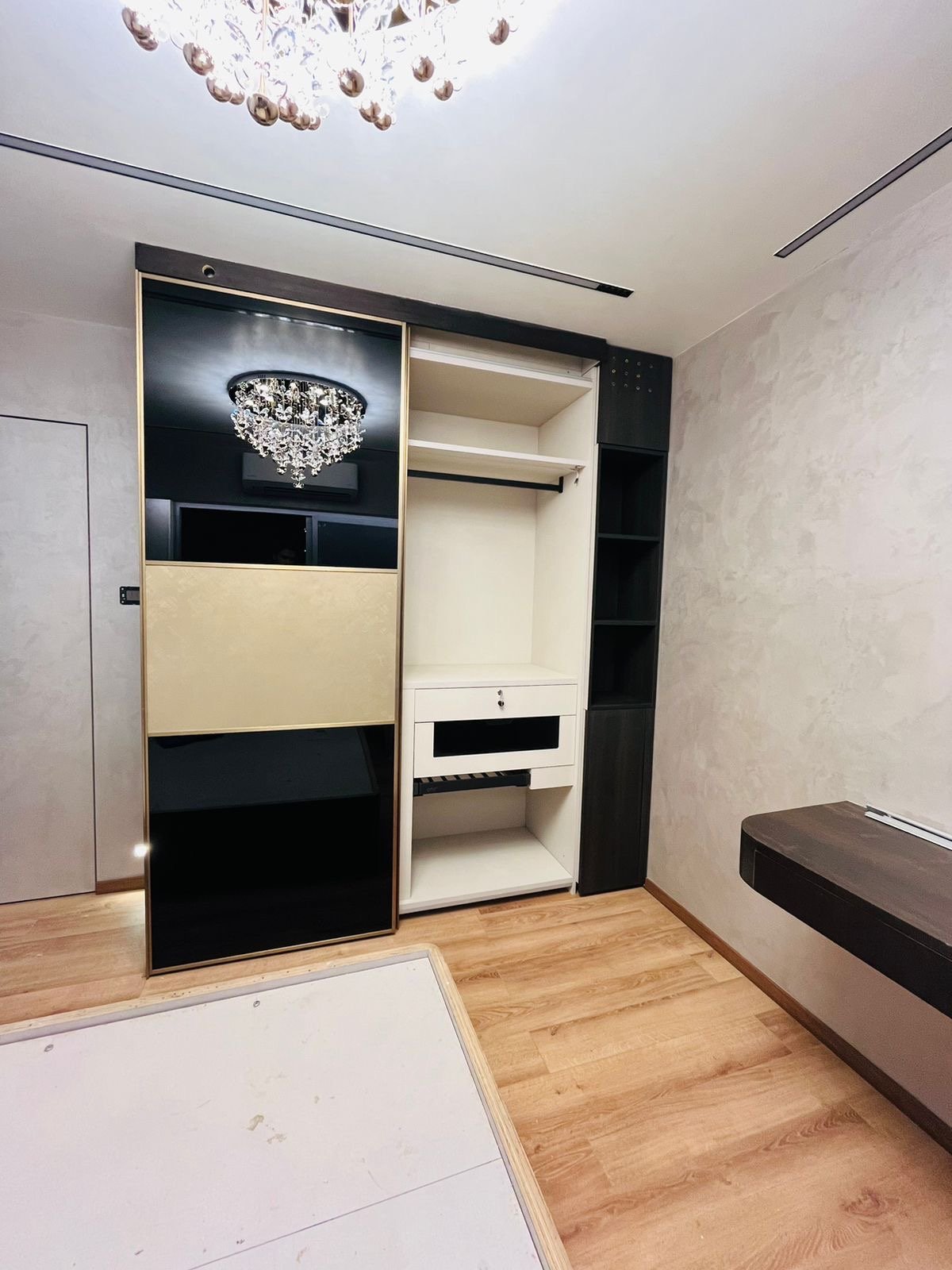 cd80d97b 5349 48c8 81e1 610da151e3db 1